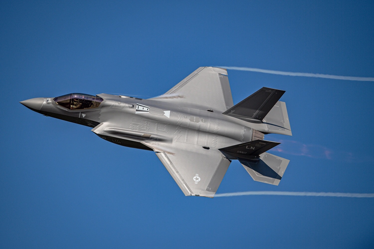 F-35-Lightning-II44_11zon