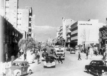 نمایی از خیابان سعدی تهران ۶۸ سال پیش/ عکس