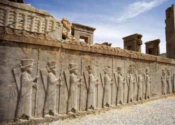 داریوش سوم که بود و چرا در مقابل اسکندر مقدونی شکست خورد؟