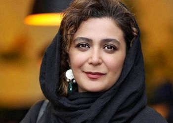 سلفی آسانسوری خانم بازیگر با یک استایل زمستانی